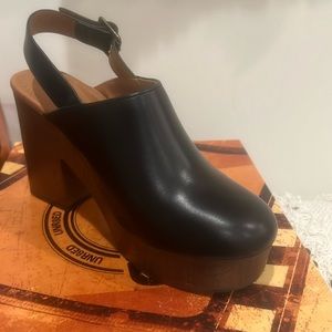 New in box. Unr8ed clogs 7.5 black